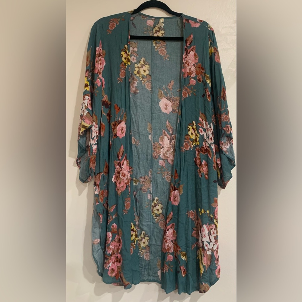 Floral open front kimono cardigan flowy side split cozy boho size medium